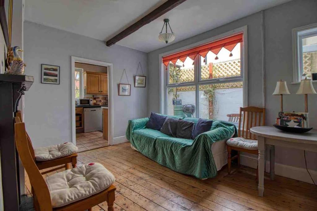 Large Character Home, Hot Tub, Beach 5 Min Walk Gorleston-on-Sea 外观 照片