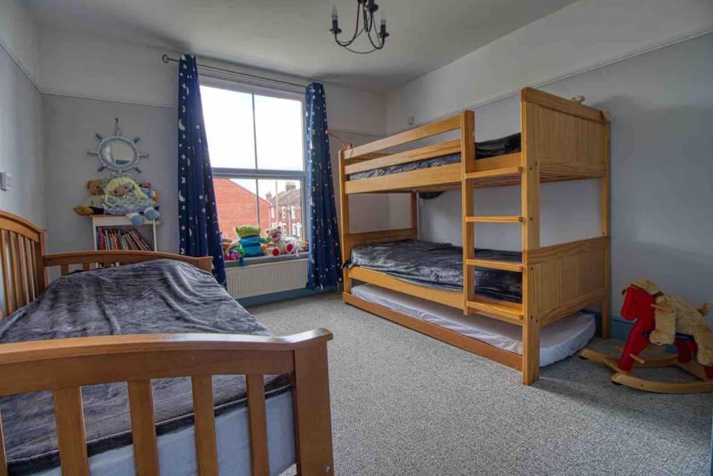 Large Character Home, Hot Tub, Beach 5 Min Walk Gorleston-on-Sea 外观 照片